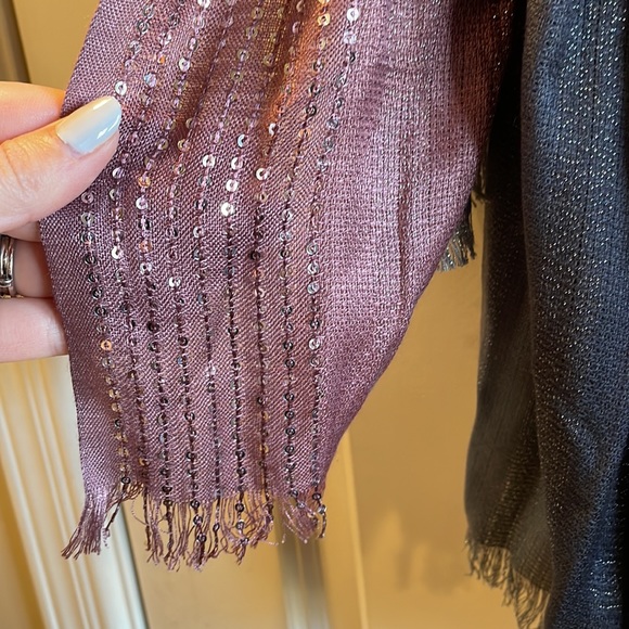 New without tags scarf - Picture 2 of 3